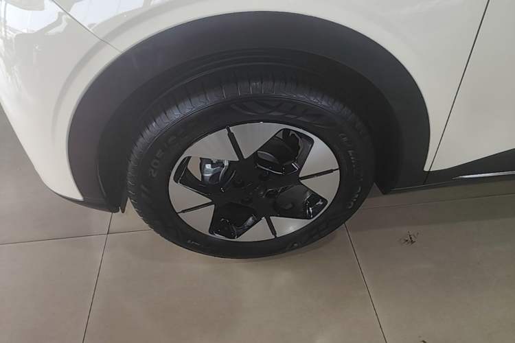 Used Geely Galaxy Geome 2025 310km Dream Edition Left Front Wheel Hub
