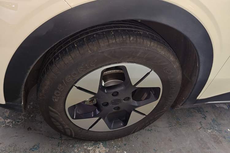 Used Geely Galaxy Geome 2025 UP 410km Exploration+ Edition Left Front Wheel Hub