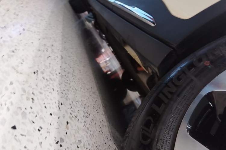 Used Geely Galaxy Geome 2025 UP 410km Exploration Edition Left Side Sill