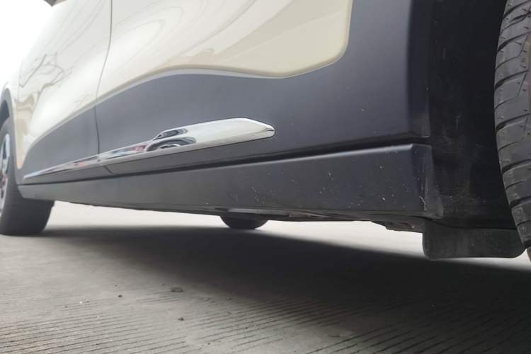 Used Geely Galaxy Geome 2025 310km Dream Edition Left Side Sill