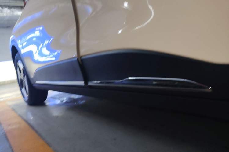 Used Geely Galaxy Geome 2025 310km Dream Edition Left Side Sill