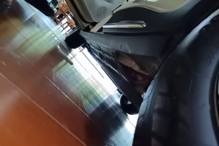 Used Geely Galaxy Geome 2025 UP 410km Exploration Edition Left Side Sill