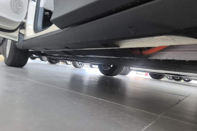 Used Geely Galaxy Geome 2025 410 km Free Version Left Side Sill
