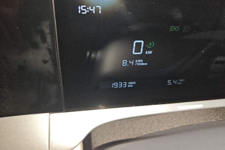 Used Geely Galaxy Geome 2025 UP 410km Exploration Edition Odometer Close Up