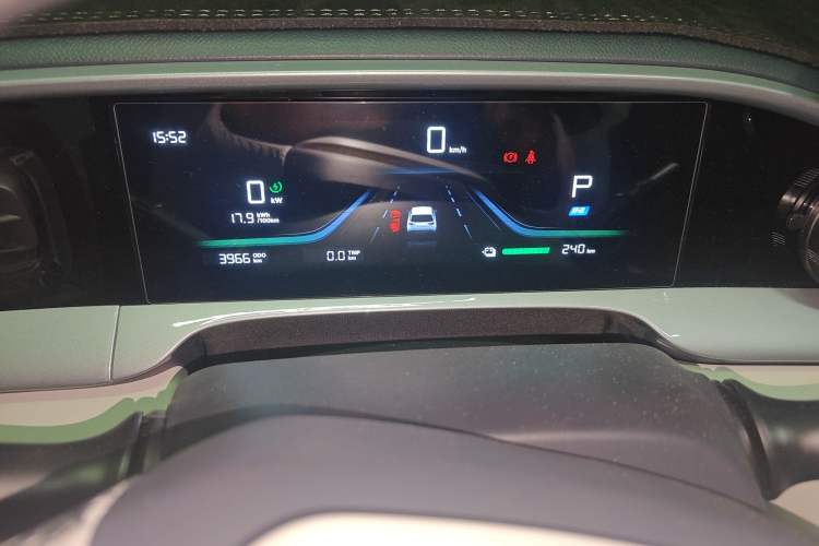 Used Geely Galaxy Geome 2025 310km Youth Edition Odometer Close Up
