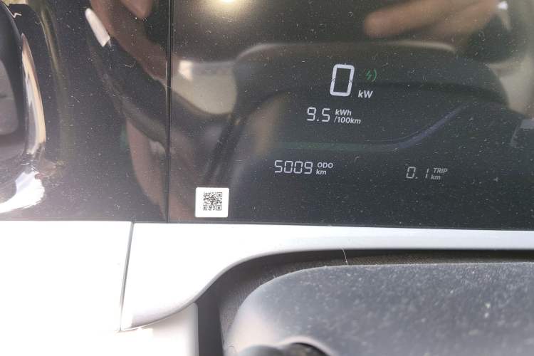 Used Geely Galaxy Geome 2025 410 km Free Version Odometer Close Up