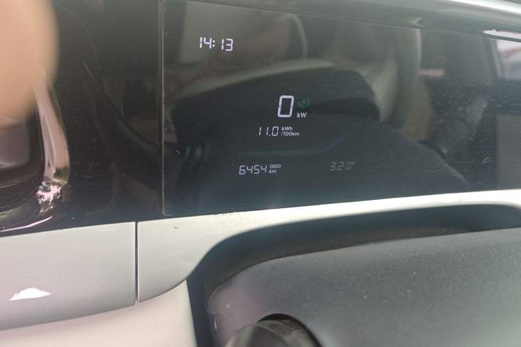 Used Geely Galaxy Geome 2025 310km Youth Edition Odometer Close Up