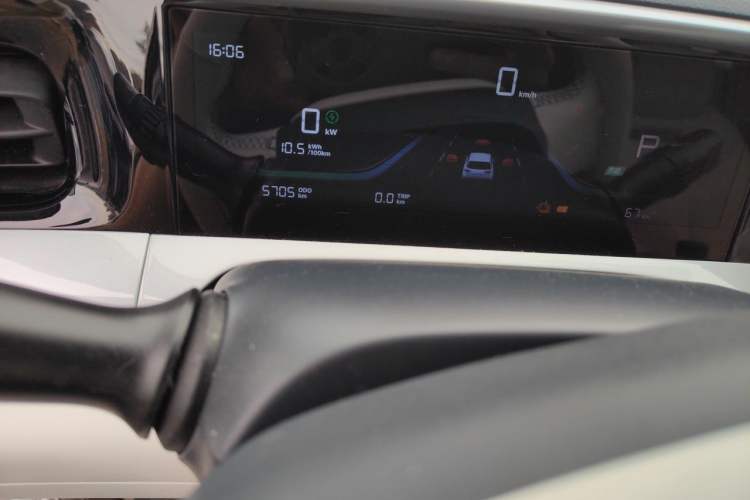 Used Geely Galaxy Geome 2025 UP 410km Exploration Edition Odometer Close Up