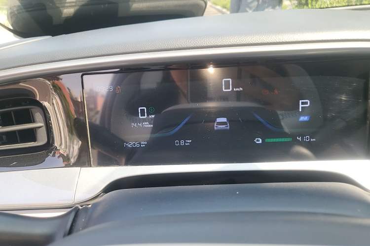Used Geely Galaxy Geome 2025 UP 410km Exploration Edition Odometer Close Up