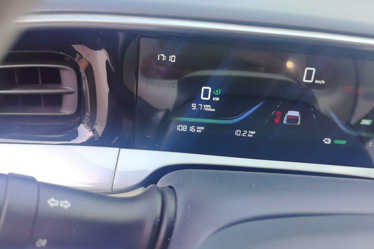 Used Geely Galaxy Geome 2025 310km Youth Edition Odometer Close Up