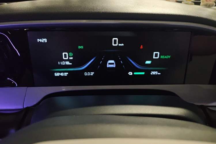 Used Geely Galaxy Geome 2025 UP 410km Exploration Edition Odometer Close Up