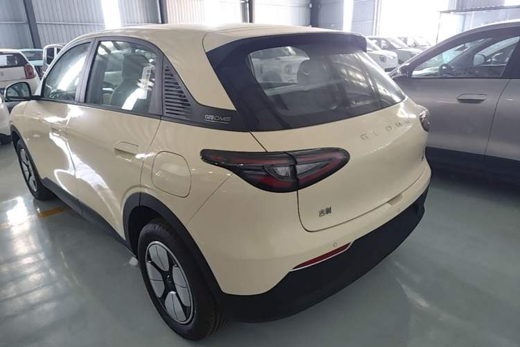 Used Geely Galaxy Geome 2025 410 km Free Version Rear Left 45 Deg