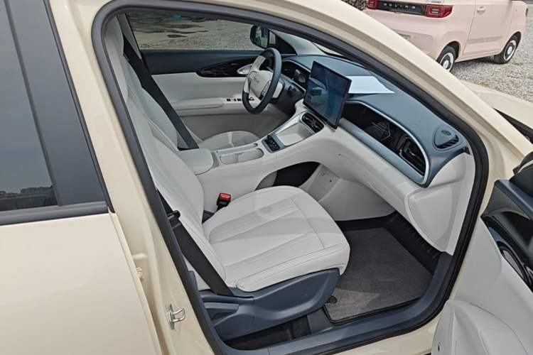 Used Geely Galaxy Geome 2025 UP 410km Exploration Edition Right Front Seat