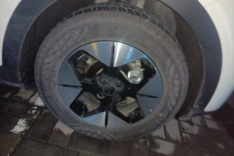 Used Geely Galaxy Geome 2025 310km Dream Edition Right Front Wheel Hub