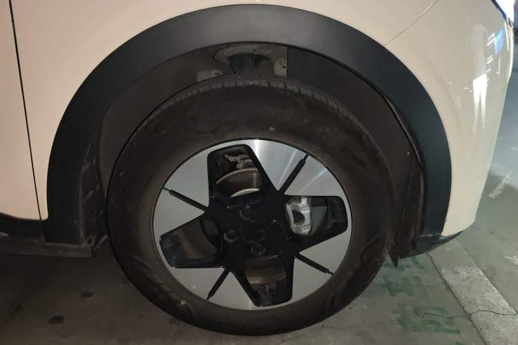 Used Geely Galaxy Geome 2025 310km Dream Edition Right Front Wheel Hub