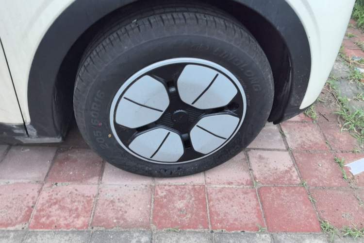 Used Geely Galaxy Geome 2025 310km Youth Edition Right Front Wheel Hub
