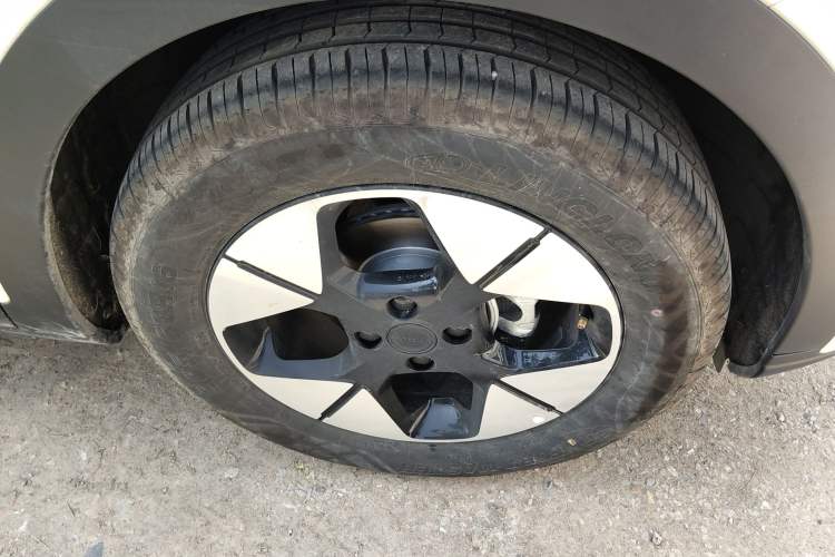 Used Geely Galaxy Geome 2025 410 km Free Version Right Front Wheel Hub