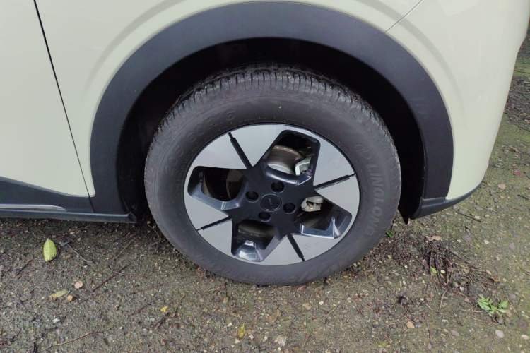 Used Geely Galaxy Geome 2025 310km Dream Edition Right Front Wheel Hub