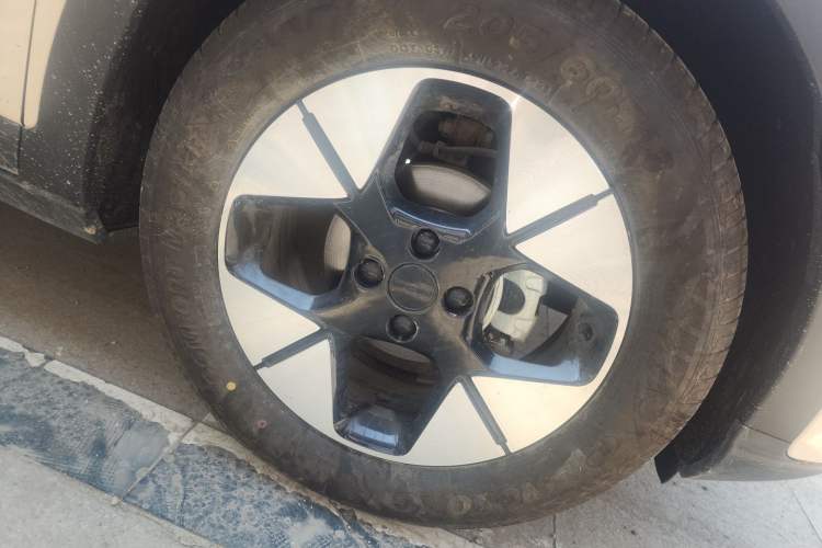 Used Geely Galaxy Geome 2025 310km Dream Edition Right Front Wheel Hub