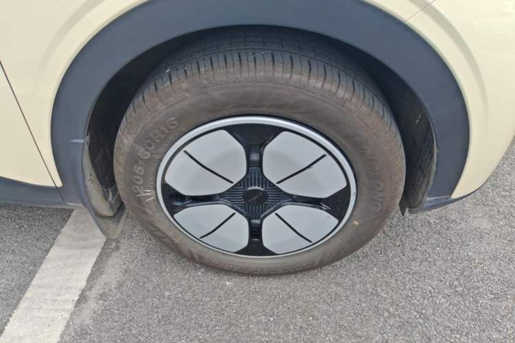Used Geely Galaxy Geome 2025 310km Youth Edition Right Front Wheel Hub