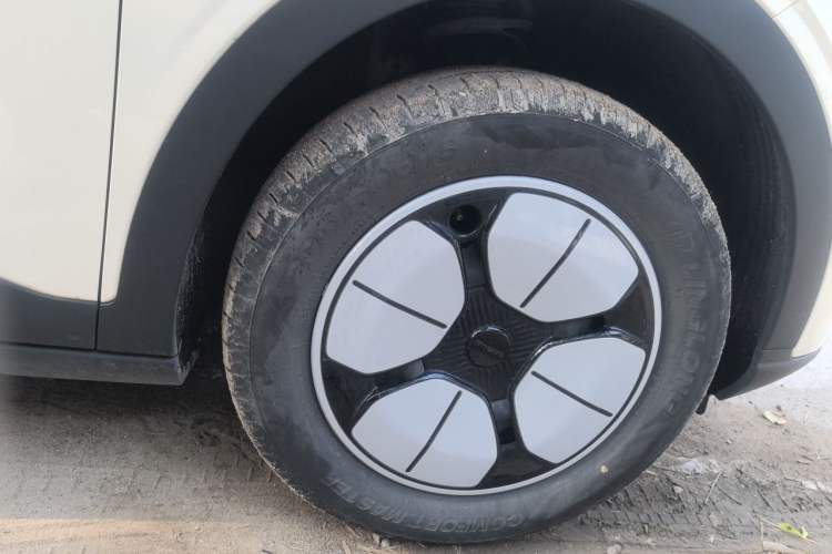 Used Geely Galaxy Geome 2025 310km Youth Edition Right Front Wheel Hub