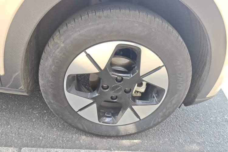 Used Geely Galaxy Geome 2025 UP 410km Exploration Edition Right Front Wheel Hub