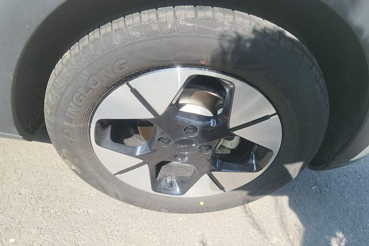 Used Geely Galaxy Geome 2025 UP 410km Exploration Edition Right Front Wheel Hub
