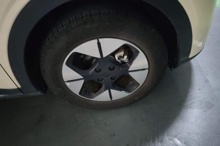 Used Geely Galaxy Geome 2025 UP 410km Exploration Edition Right Front Wheel Hub