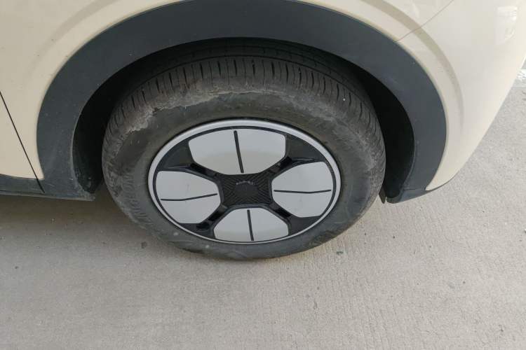 Used Geely Galaxy Geome 2025 310km Youth Edition Right Front Wheel Hub