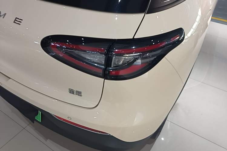 Used Geely Galaxy Geome 2025 310km Youth Edition Right Rear Taillight