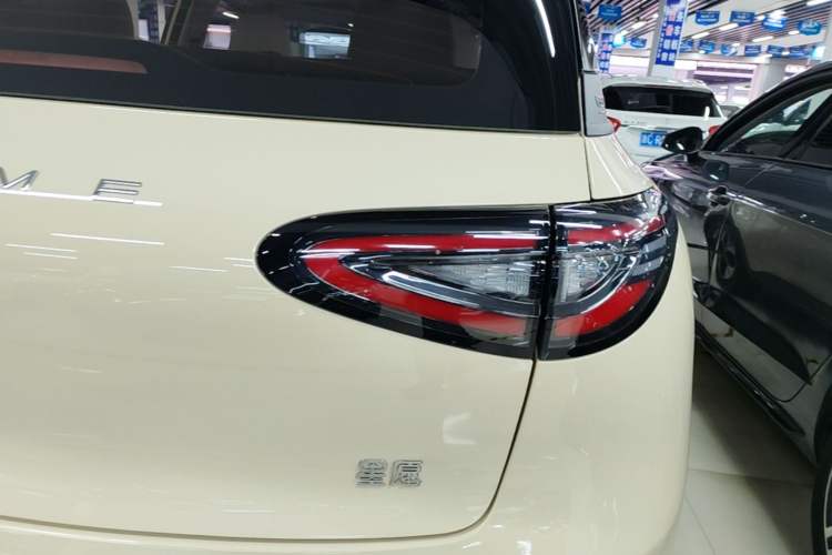 Used Geely Galaxy Geome 2025 UP 410km Exploration Edition Right Rear Taillight