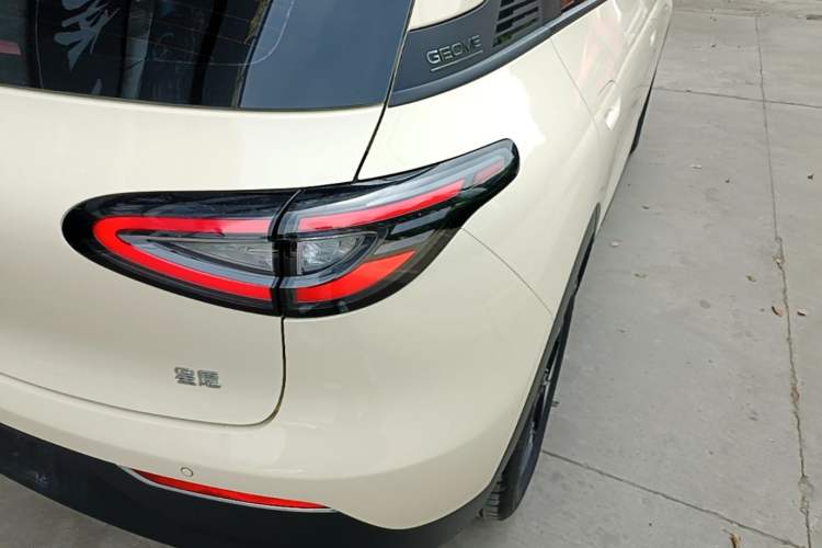 Used Geely Galaxy Geome 2025 310km Dream Edition Right Rear Taillight