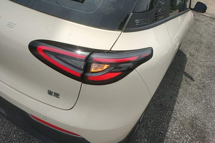 Used Geely Galaxy Geome 2025 310km Youth Edition Right Rear Taillight