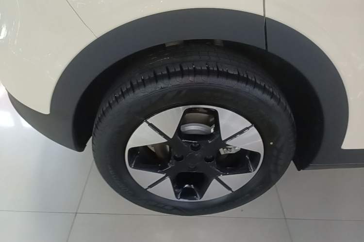 Used Geely Galaxy Geome 2025 UP 410km Exploration+ Edition Right Rear Wheel Hub