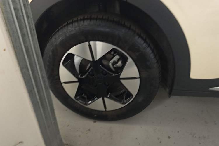 Used Geely Galaxy Geome 2025 310km Dream Edition Right Rear Wheel Hub
