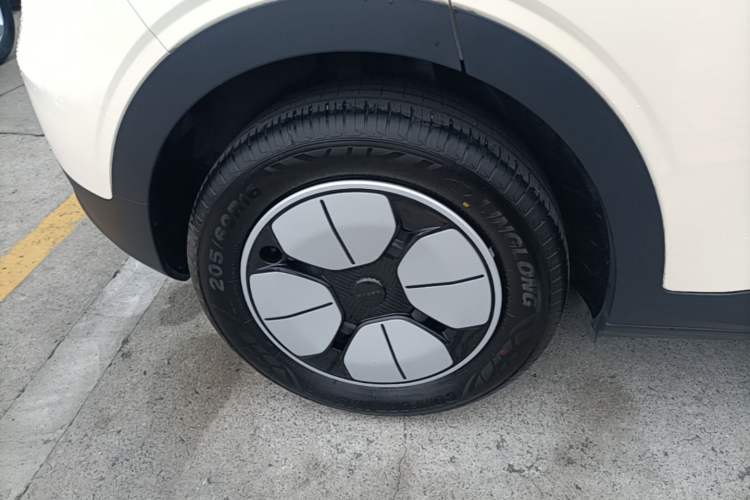 Used Geely Galaxy Geome 2025 310km Youth Edition Right Rear Wheel Hub