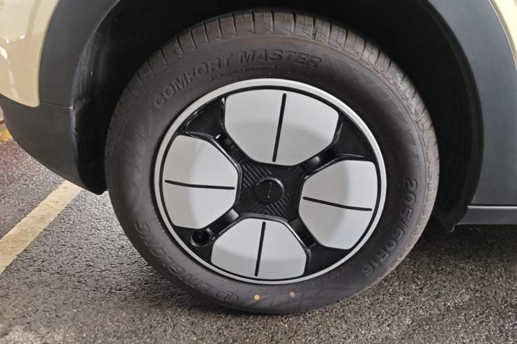 Used Geely Galaxy Geome 2025 310km Youth Edition Right Rear Wheel Hub