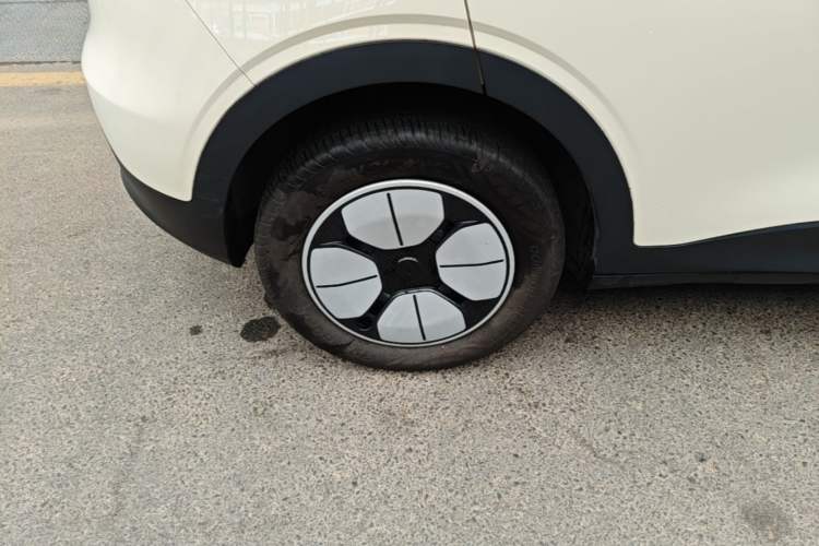 Used Geely Galaxy Geome 2025 310km Youth Edition Right Rear Wheel Hub