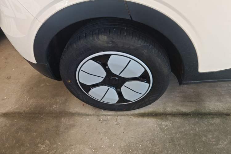 Used Geely Galaxy Geome 2025 310km Youth Edition Right Rear Wheel Hub