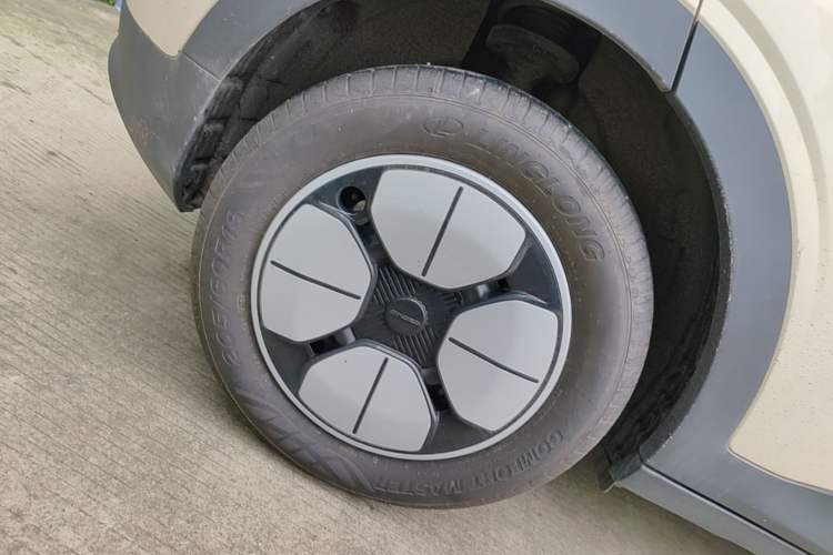 Used Geely Galaxy Geome 2025 310km Youth Edition Right Rear Wheel Hub