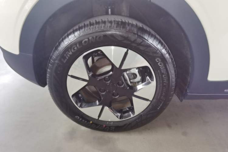 Used Geely Galaxy Geome 2025 UP 410km Exploration+ Edition Right Rear Wheel Hub