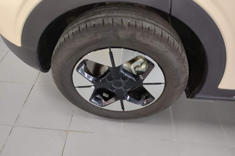 Used Geely Galaxy Geome 2025 UP 410km Exploration+ Edition Right Rear Wheel Hub