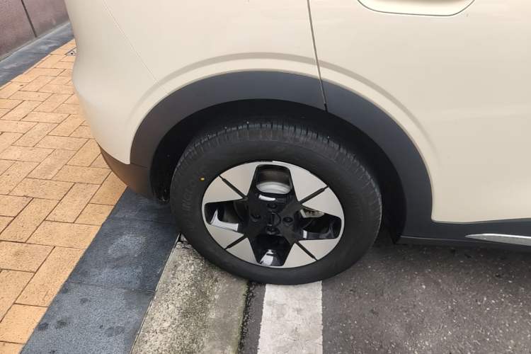 Used Geely Galaxy Geome 2025 310km Dream Edition Right Rear Wheel Hub