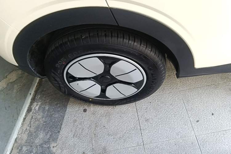 Used Geely Galaxy Geome 2025 310km Youth Edition Right Rear Wheel Hub
