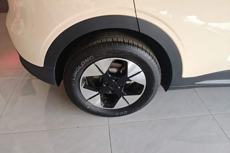Used Geely Galaxy Geome 2025 UP 410km Exploration Edition Right Rear Wheel Hub