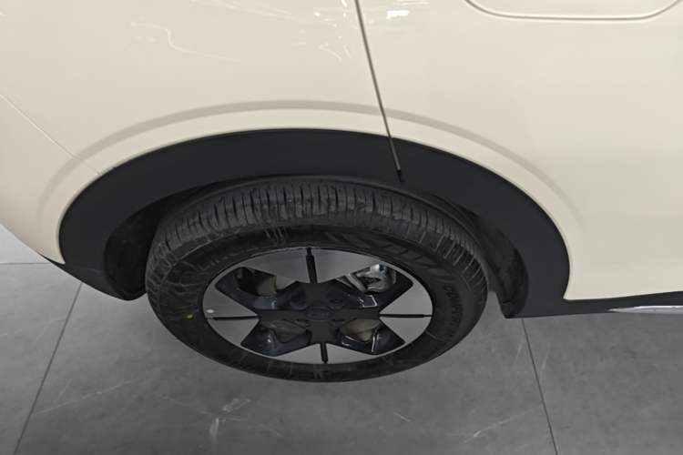 Used Geely Galaxy Geome 2025 UP 410km Exploration Edition Right Rear Wheel Hub