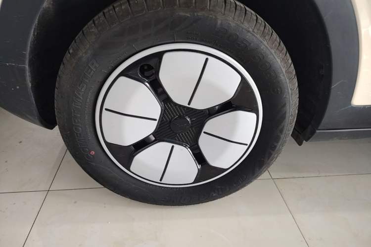 Used Geely Galaxy Geome 2025 310km Youth Edition Right Rear Wheel Hub