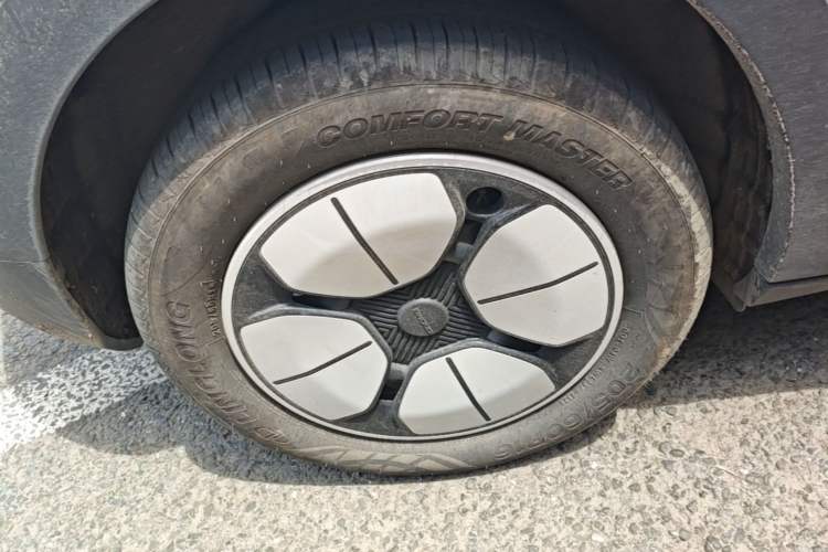 Used Geely Galaxy Geome 2025 310km Youth Edition Right Rear Wheel Hub