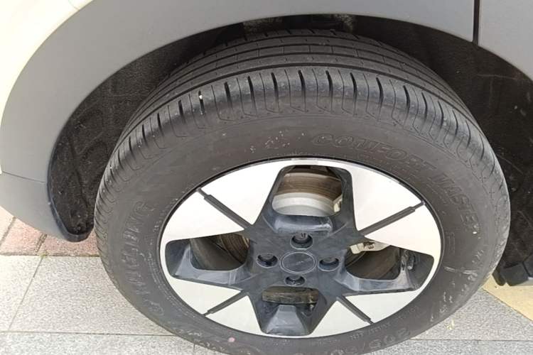 Used Geely Galaxy Geome 2025 UP 410km Exploration+ Edition Right Rear Wheel Hub