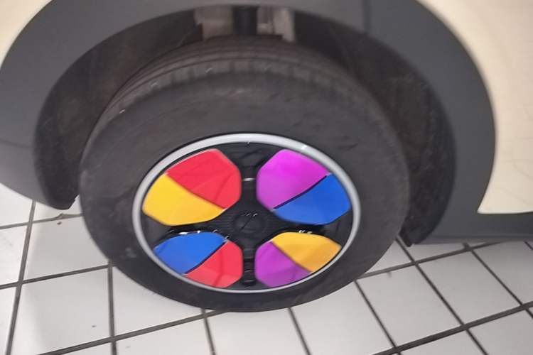 Used Geely Galaxy Geome 2025 310km Youth Edition Right Rear Wheel Hub